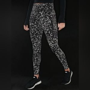 Athleta Rainier Reflective Tights - Size L